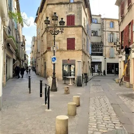Lumineux De L'hotel De Arles
